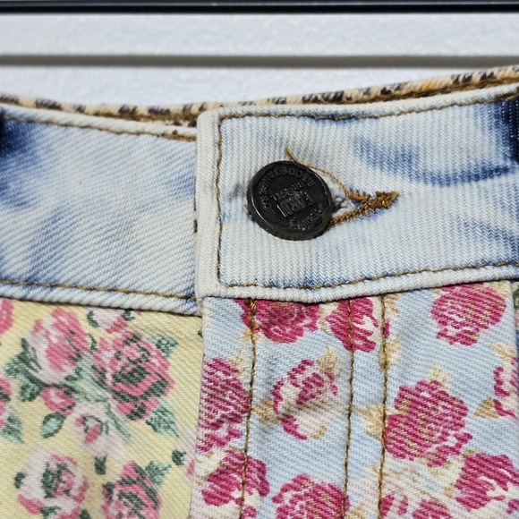 Anthropologie Farm Rio Patchwork Multi Floral Denim Shorts Boho Festival Sz 26 - Picture 3 of 7